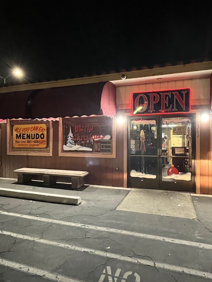 Front view of La Estrella Mexican Restaurant
